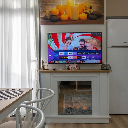 Wind Luxury 2 Apartman Aksu  Kültér fotó